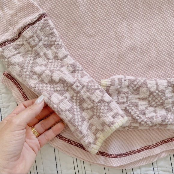 Free People She's Reversible Waffle Knit Nordic Cuff Top in Dreamt Kiss Pink XS - Picture 14 of 14